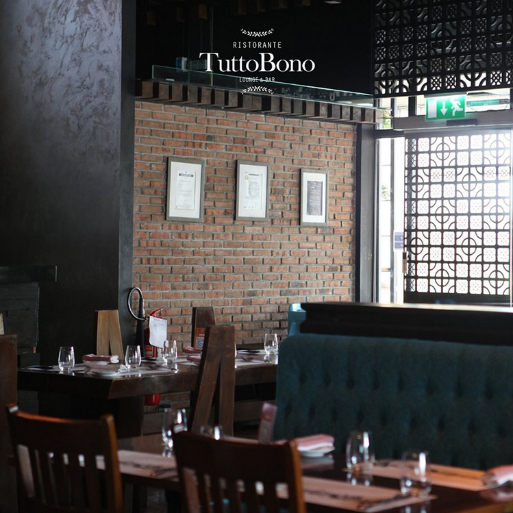 Tutto Bono Main Room