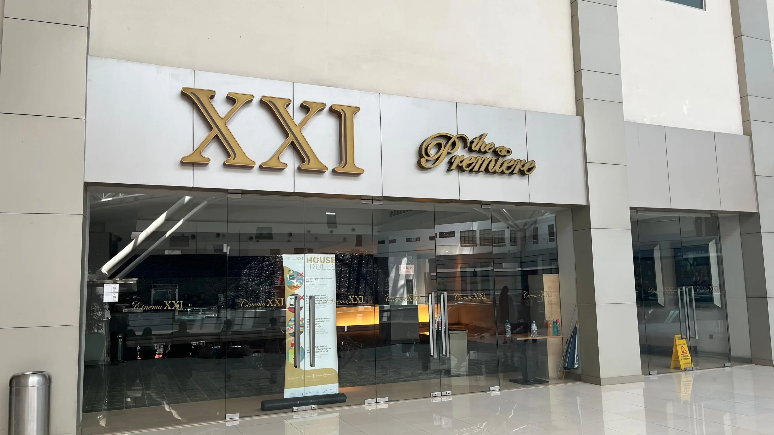 XXI Fairway Nine Mall